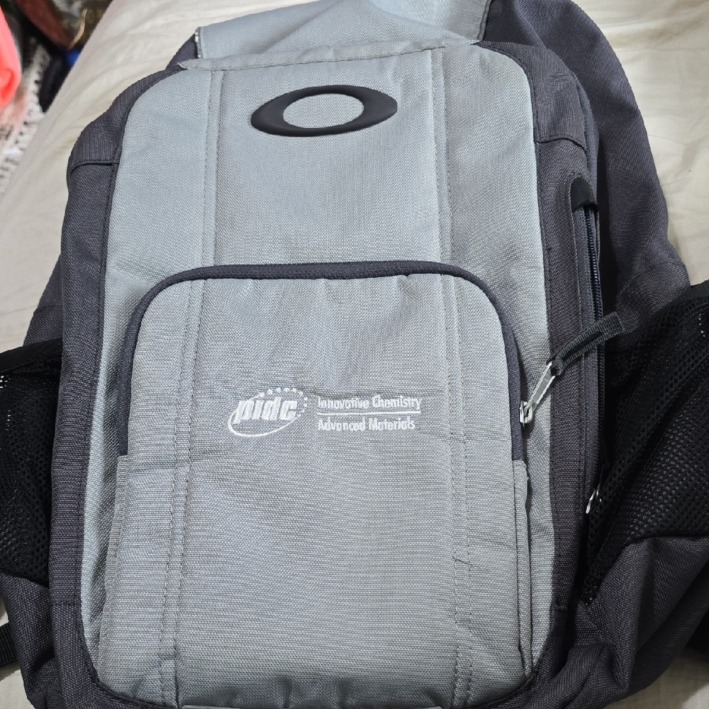 Oakley Light Gray and Dark Gray Men's Backpack